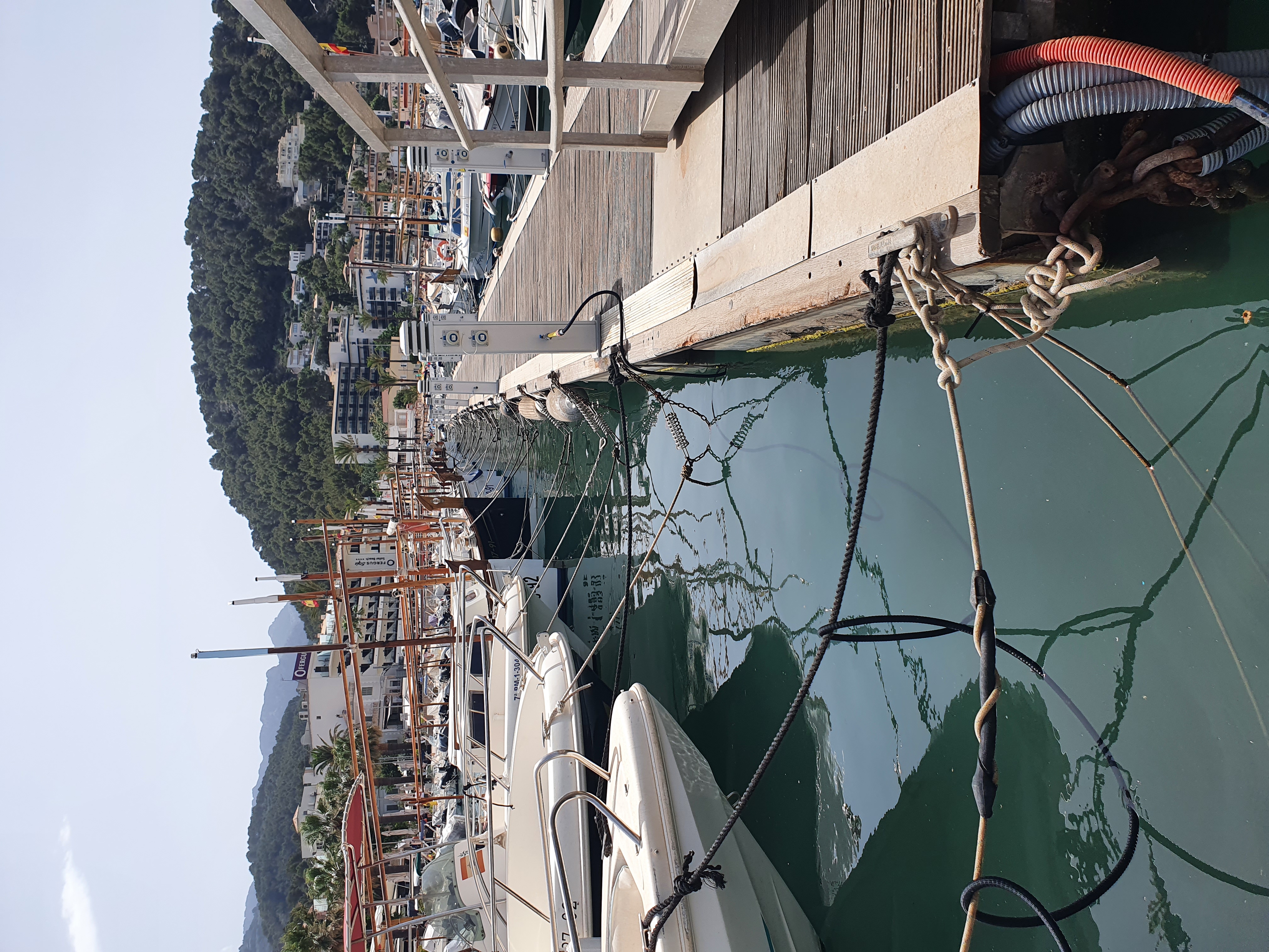 Jak dobrać linę cumowniczą do swojej łodzi? Kompletny przewodnik z tabelą średnic i długości